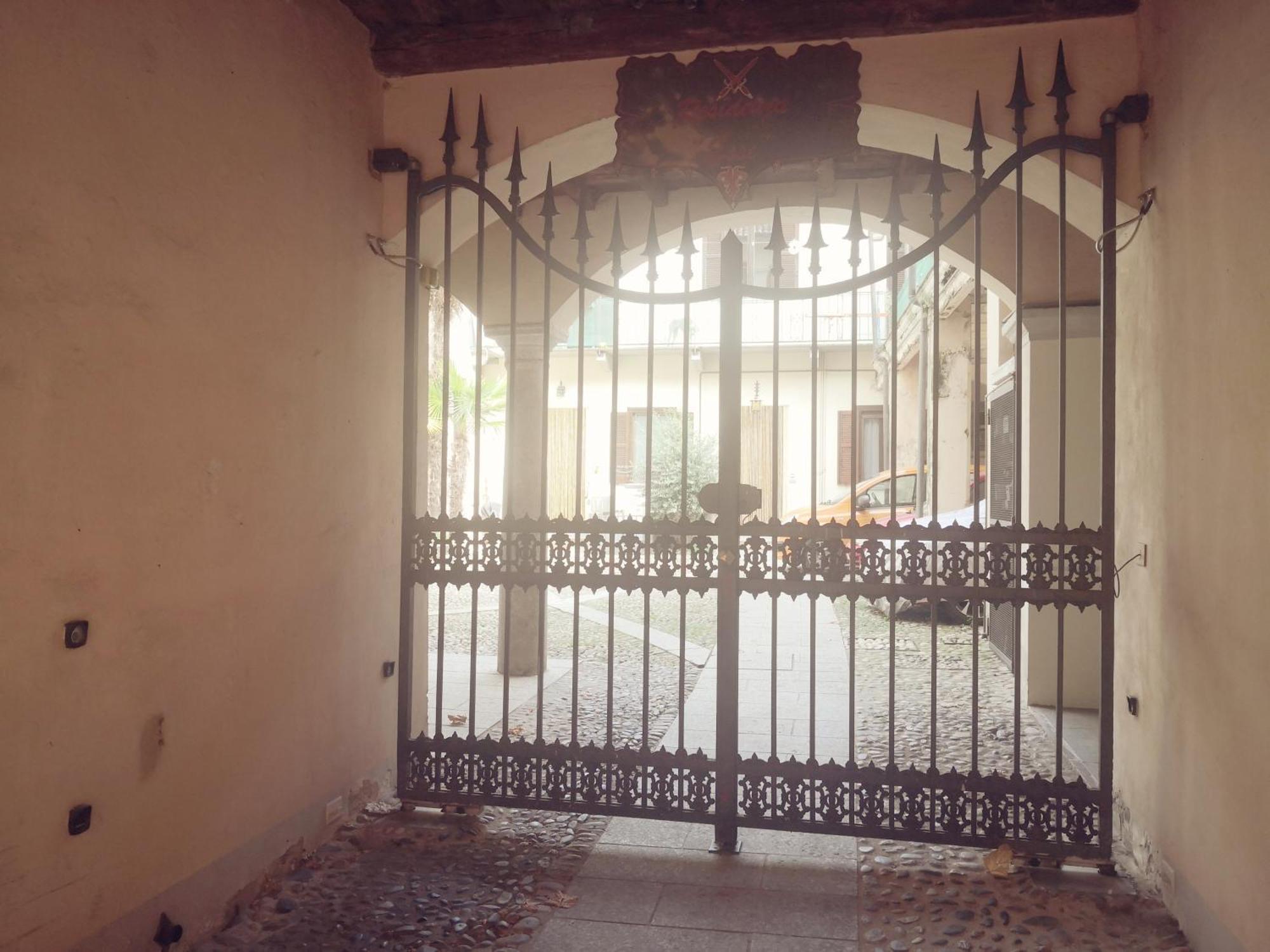 Residenza Esse Villa Angera Exterior photo