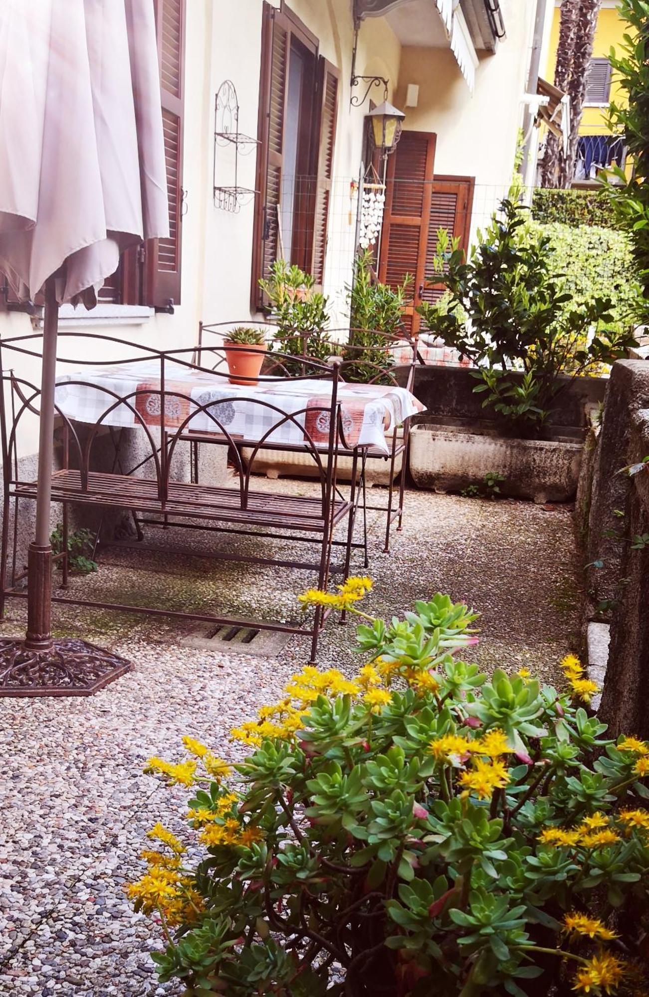 Residenza Esse Villa Angera Exterior photo